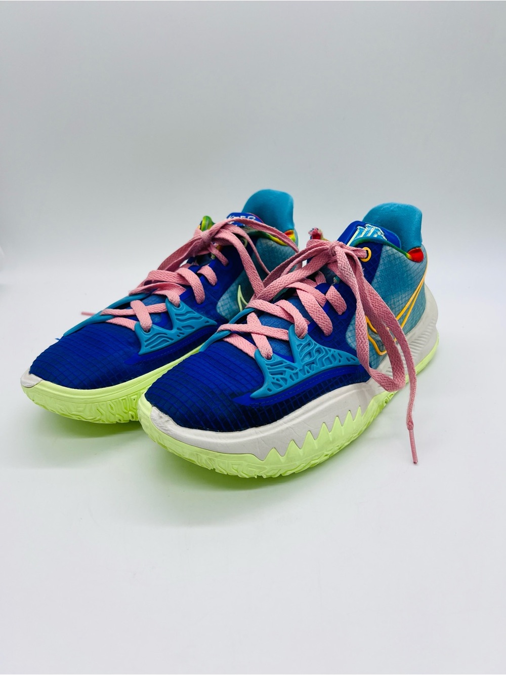 Men’s Nike Kyrie 4 Low Keep Sue Fresh Athletic Sneakers Size 8